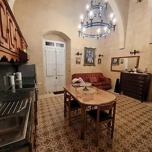  Holiday home Cozy Corner House In - Authentic!